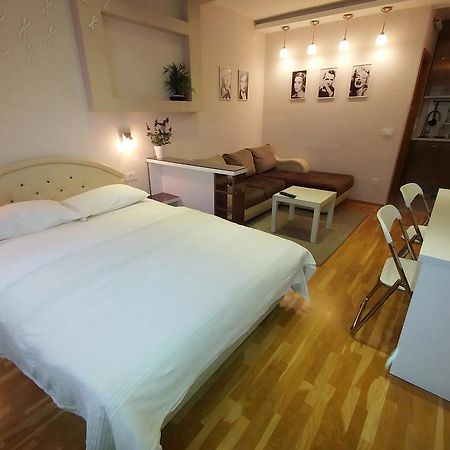 Apartment Oasis Belgrado Buitenkant foto
